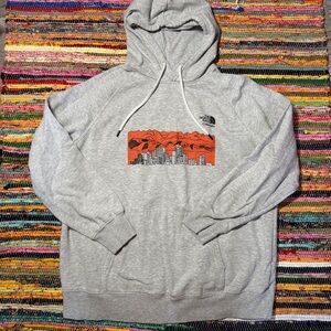 the north face gray colorado mountain cityscape hoodie sweatshirt size XL